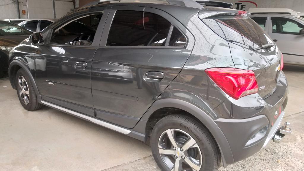 CHEVROLET Onix Hatch - Foto