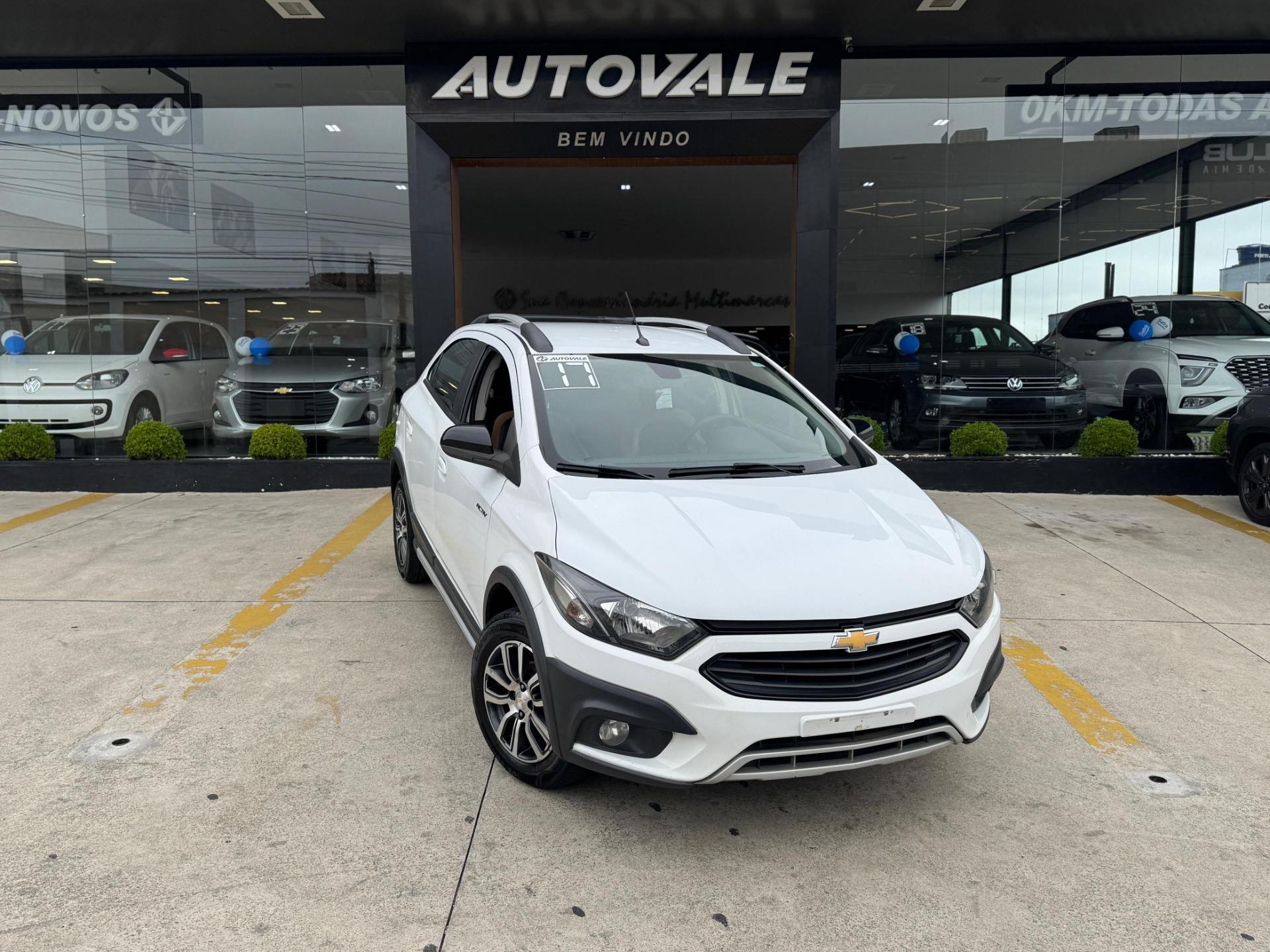 CHEVROLET Onix Hatch - Foto