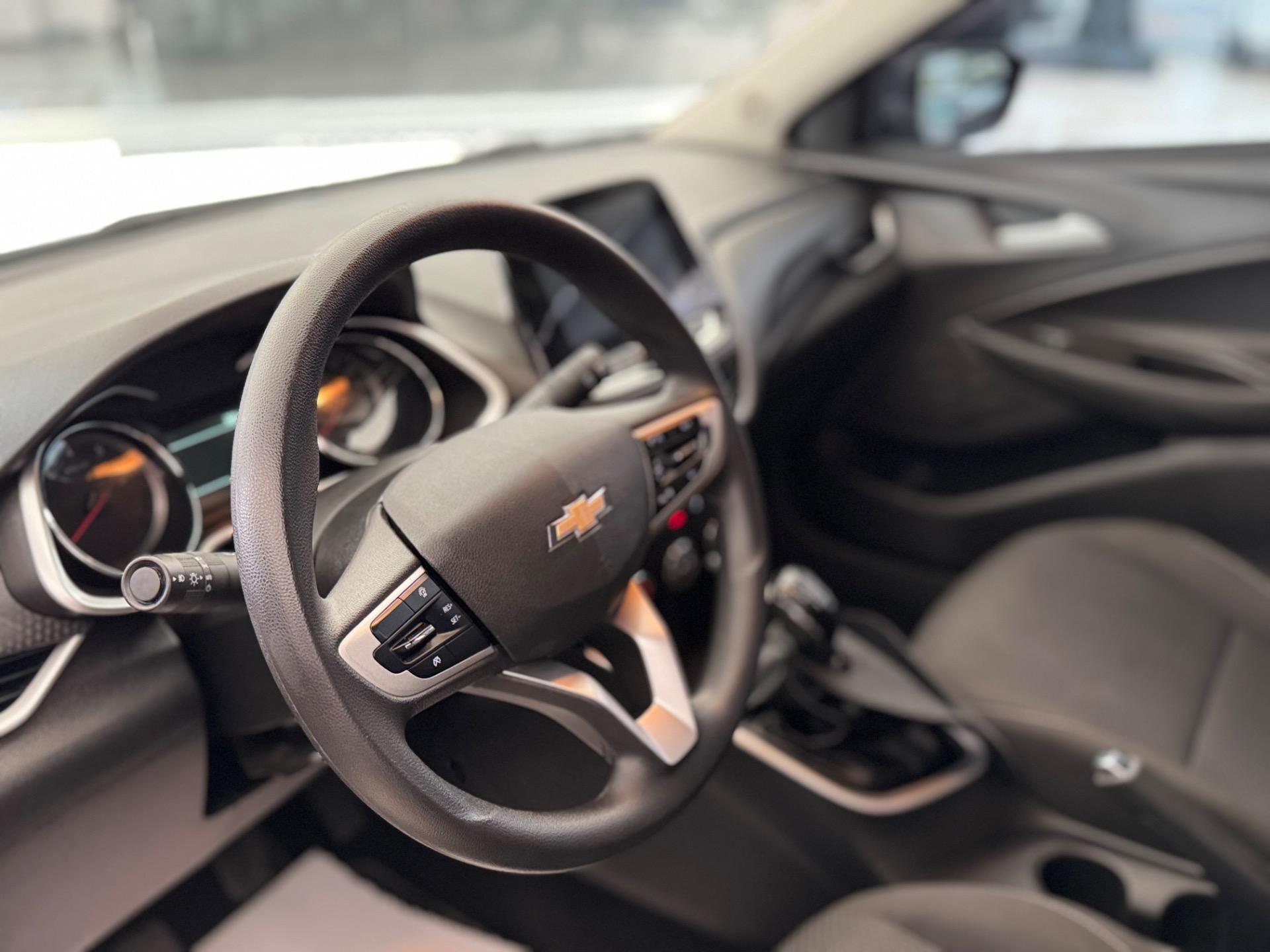 CHEVROLET Onix Hatch - Miniatura