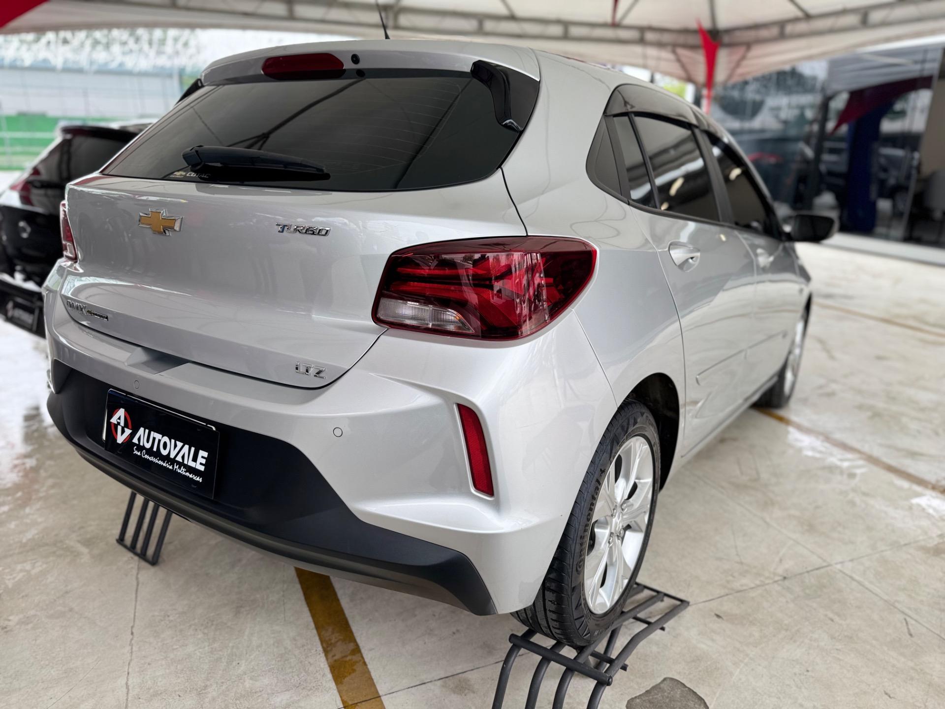 CHEVROLET Onix Hatch - Miniatura