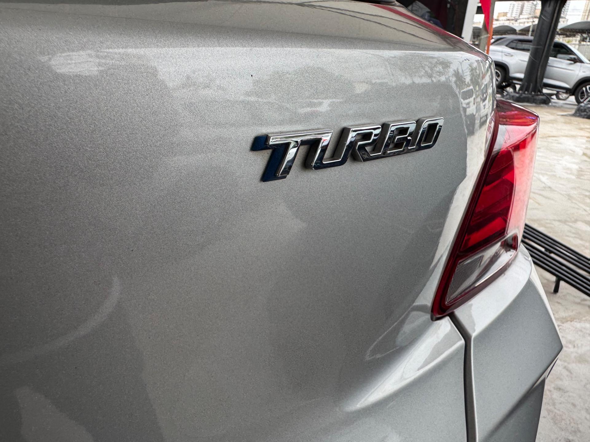 CHEVROLET Onix Hatch - Miniatura