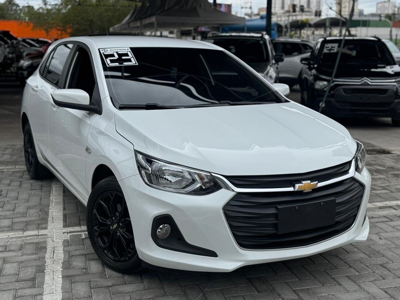 CHEVROLET Onix Hatch - Foto