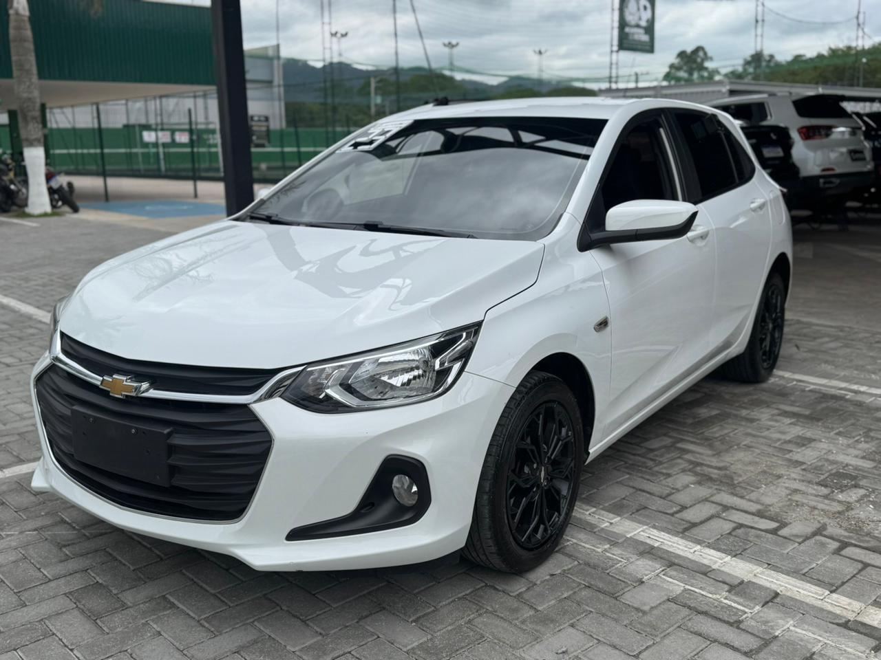 CHEVROLET Onix Hatch - Foto