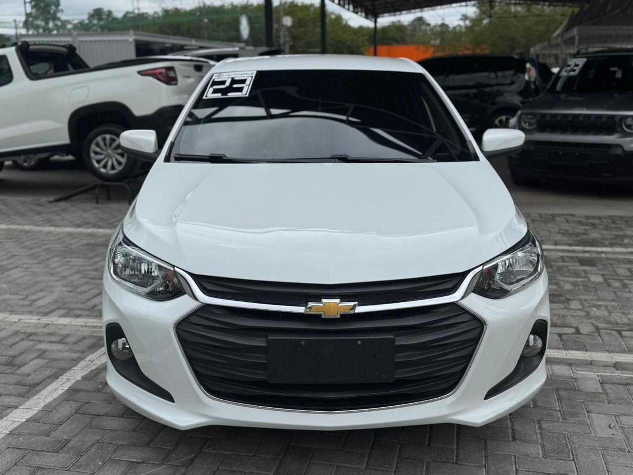 CHEVROLET Onix Hatch - Foto