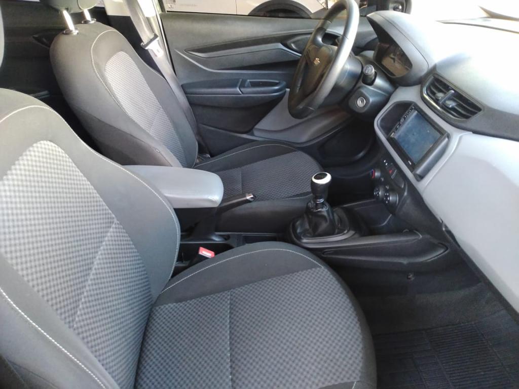 CHEVROLET Onix Hatch - Foto