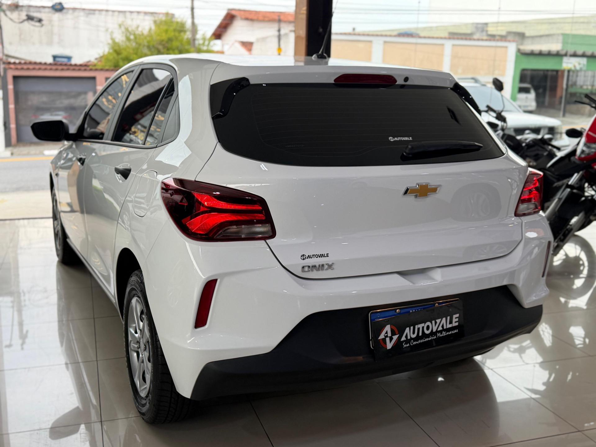 CHEVROLET Onix Hatch - Foto