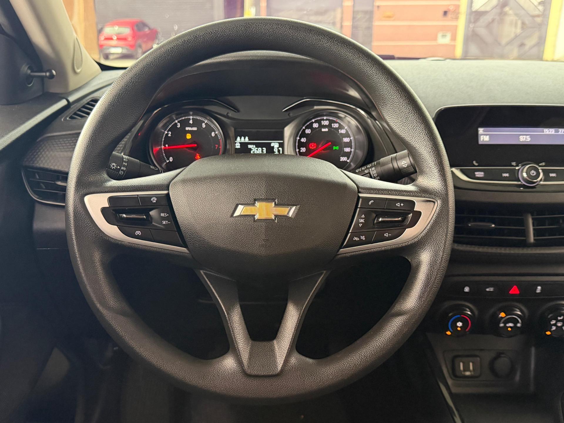 CHEVROLET Onix Hatch - Foto