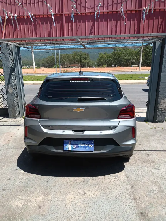 CHEVROLET Onix Hatch - Foto
