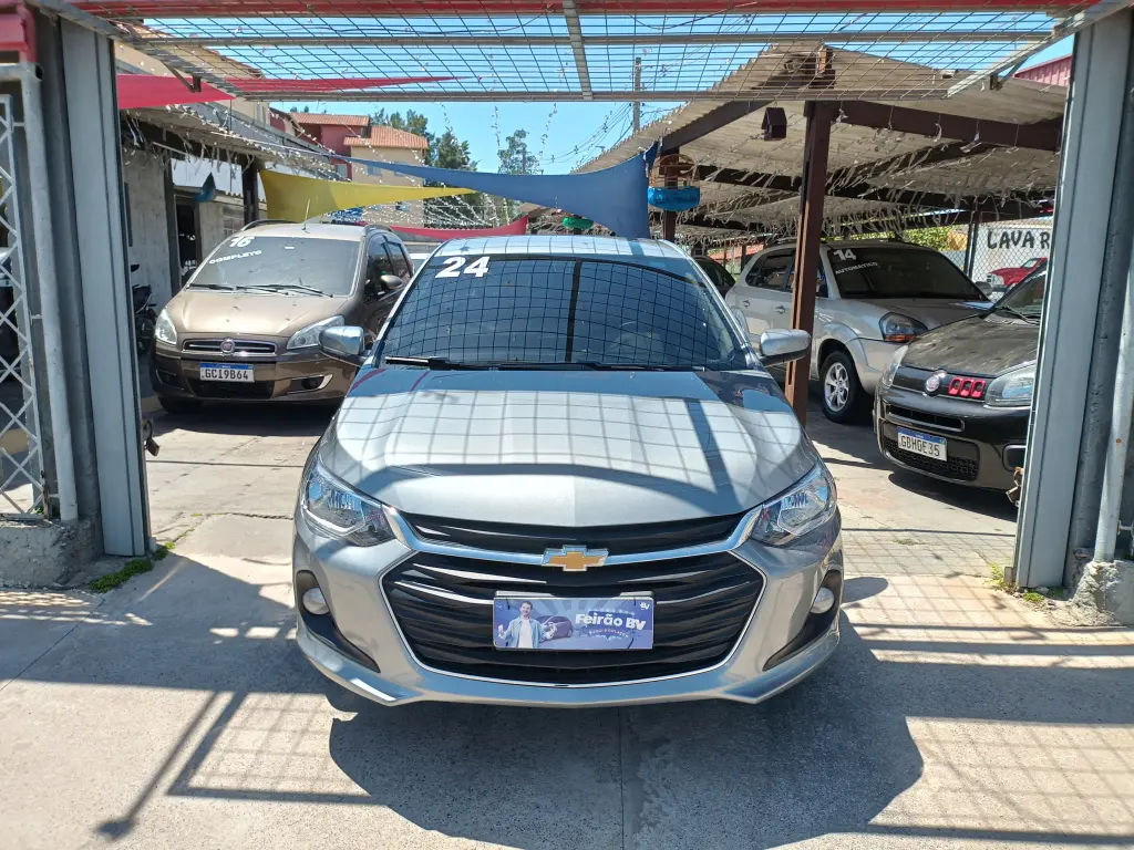 CHEVROLET Onix Hatch - Foto