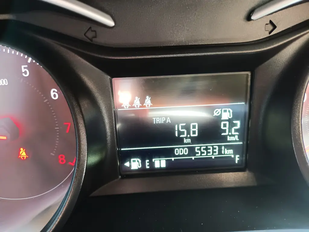 CHEVROLET Onix Hatch - Foto