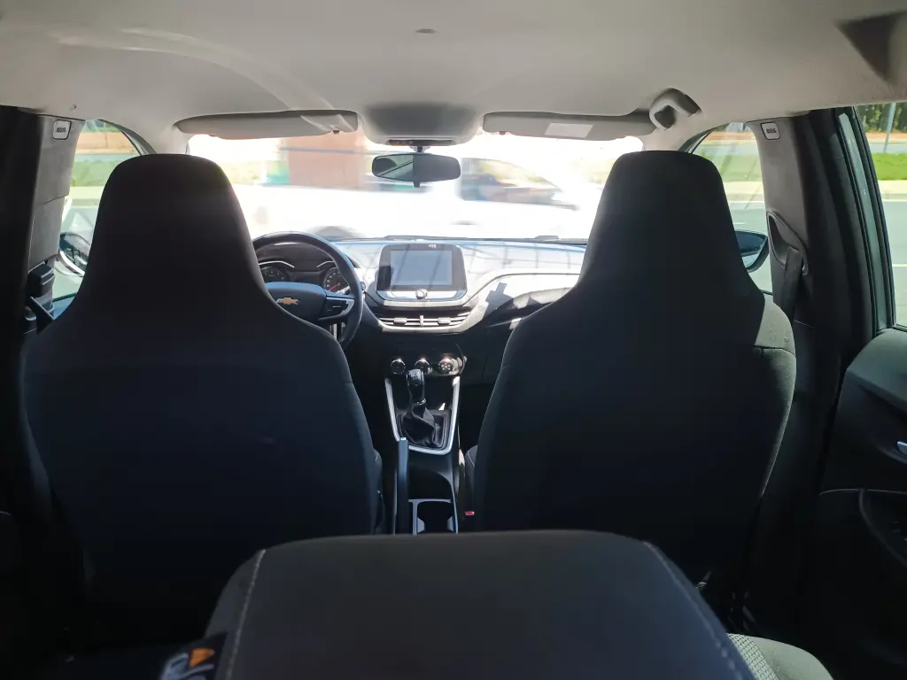 CHEVROLET Onix Hatch - Foto