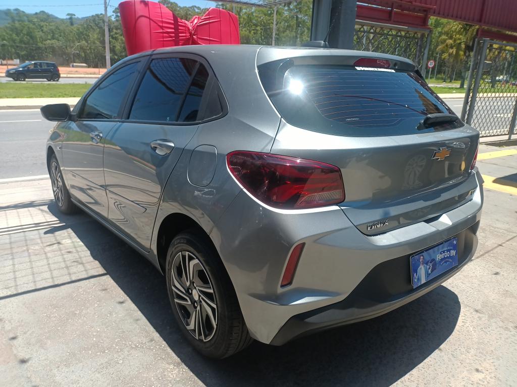 CHEVROLET Onix Hatch - Foto