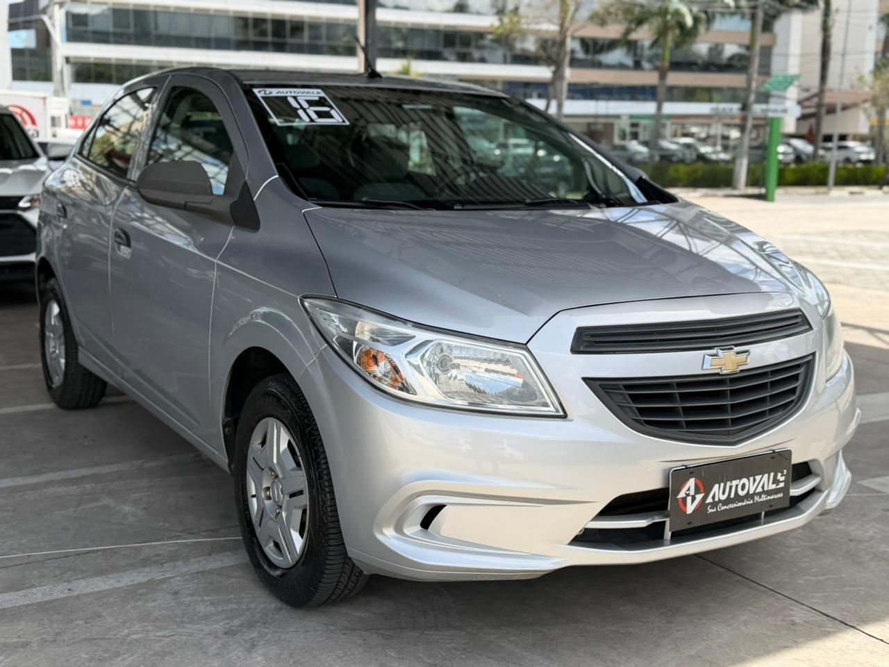 CHEVROLET Onix Hatch - Foto