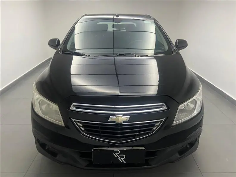 CHEVROLET Onix Hatch - Foto