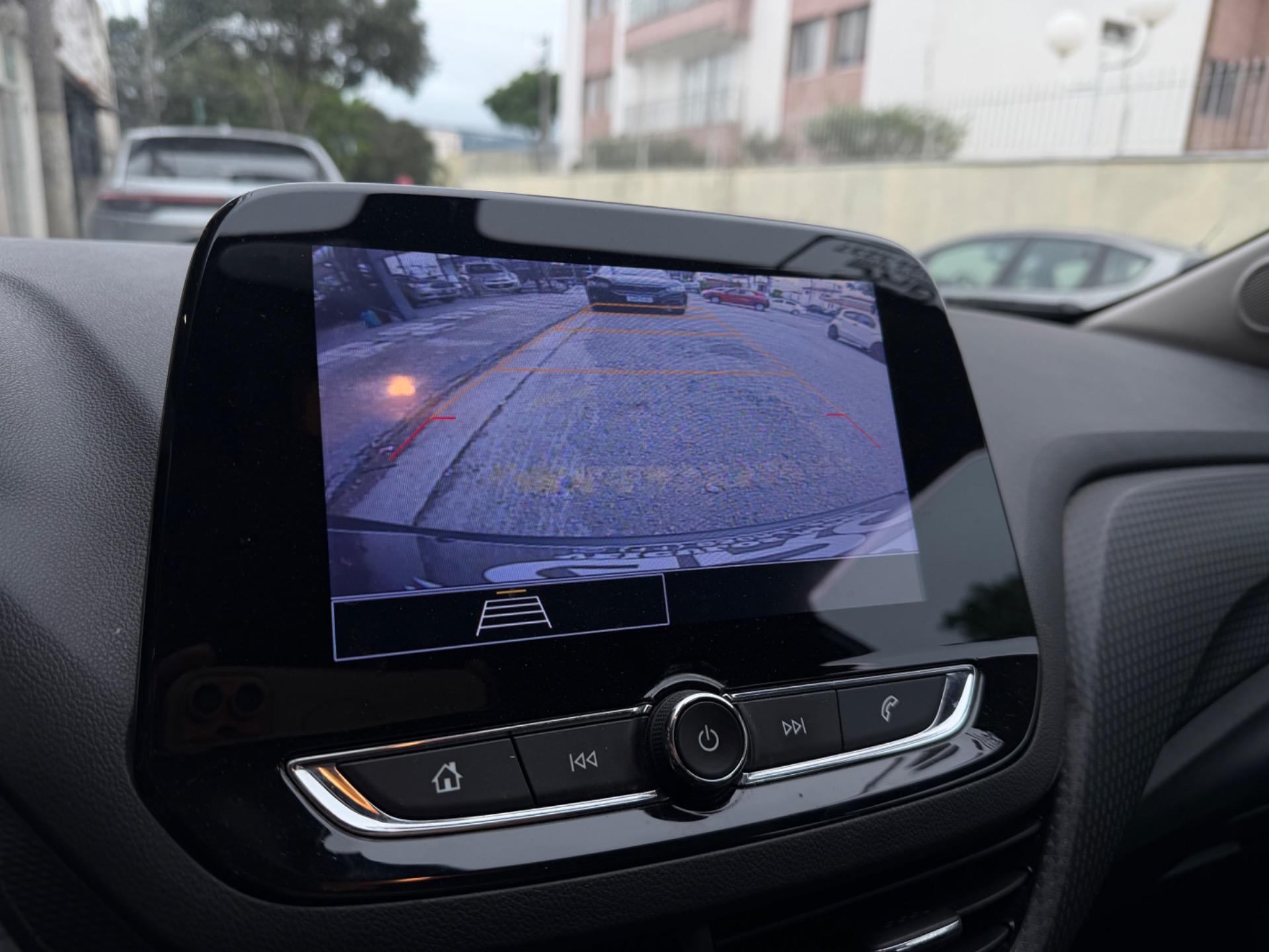 CHEVROLET Onix Hatch - Foto