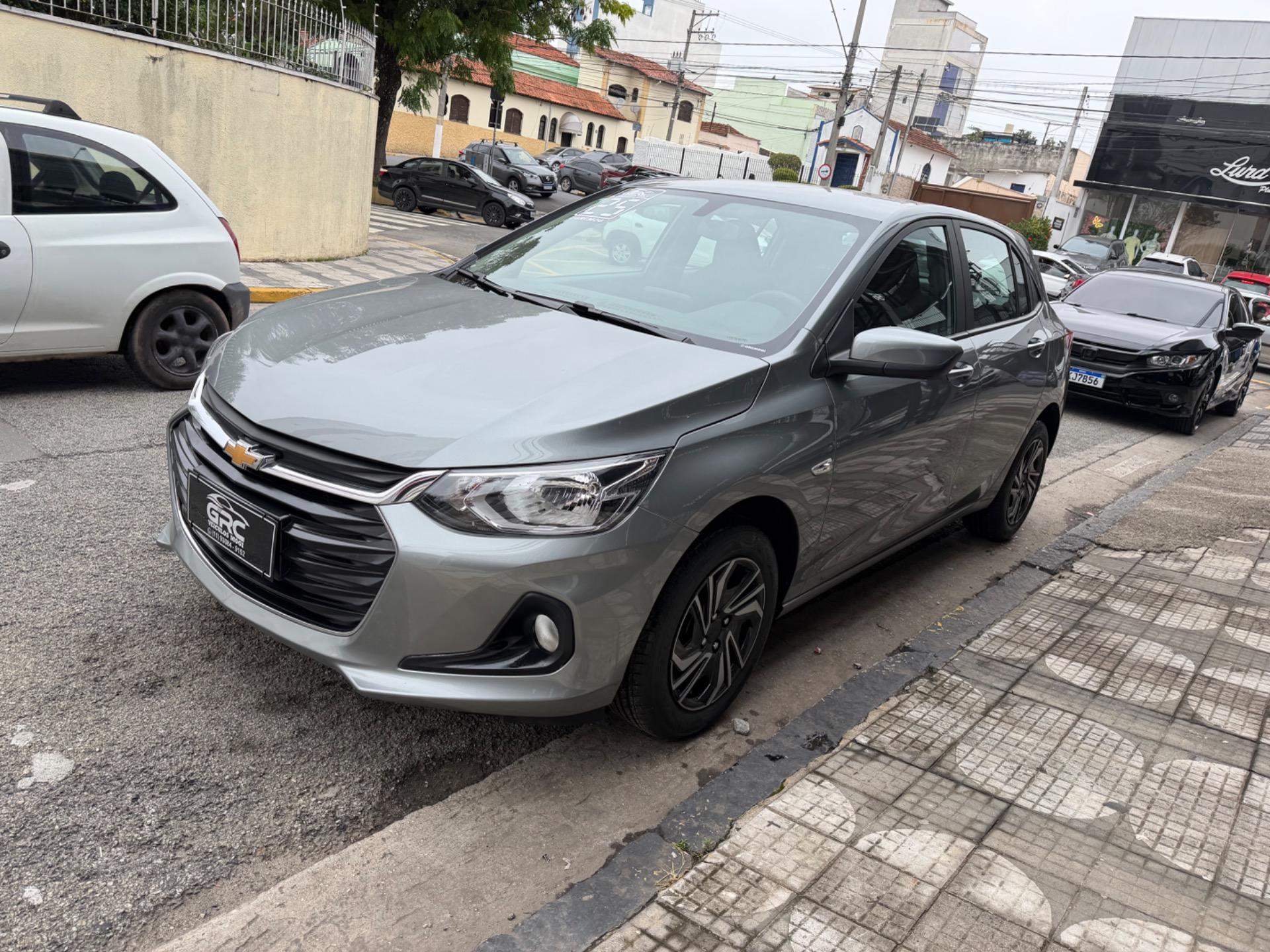 CHEVROLET Onix Hatch - Foto