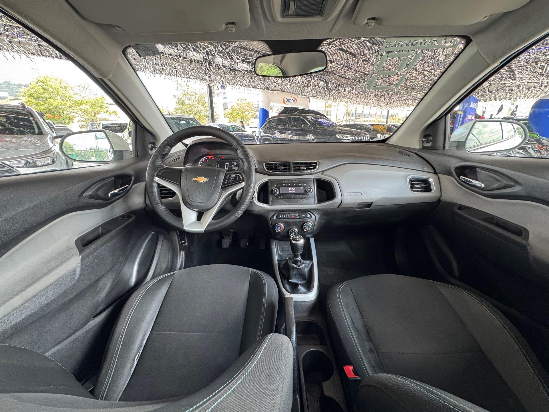 CHEVROLET Onix Hatch - Foto