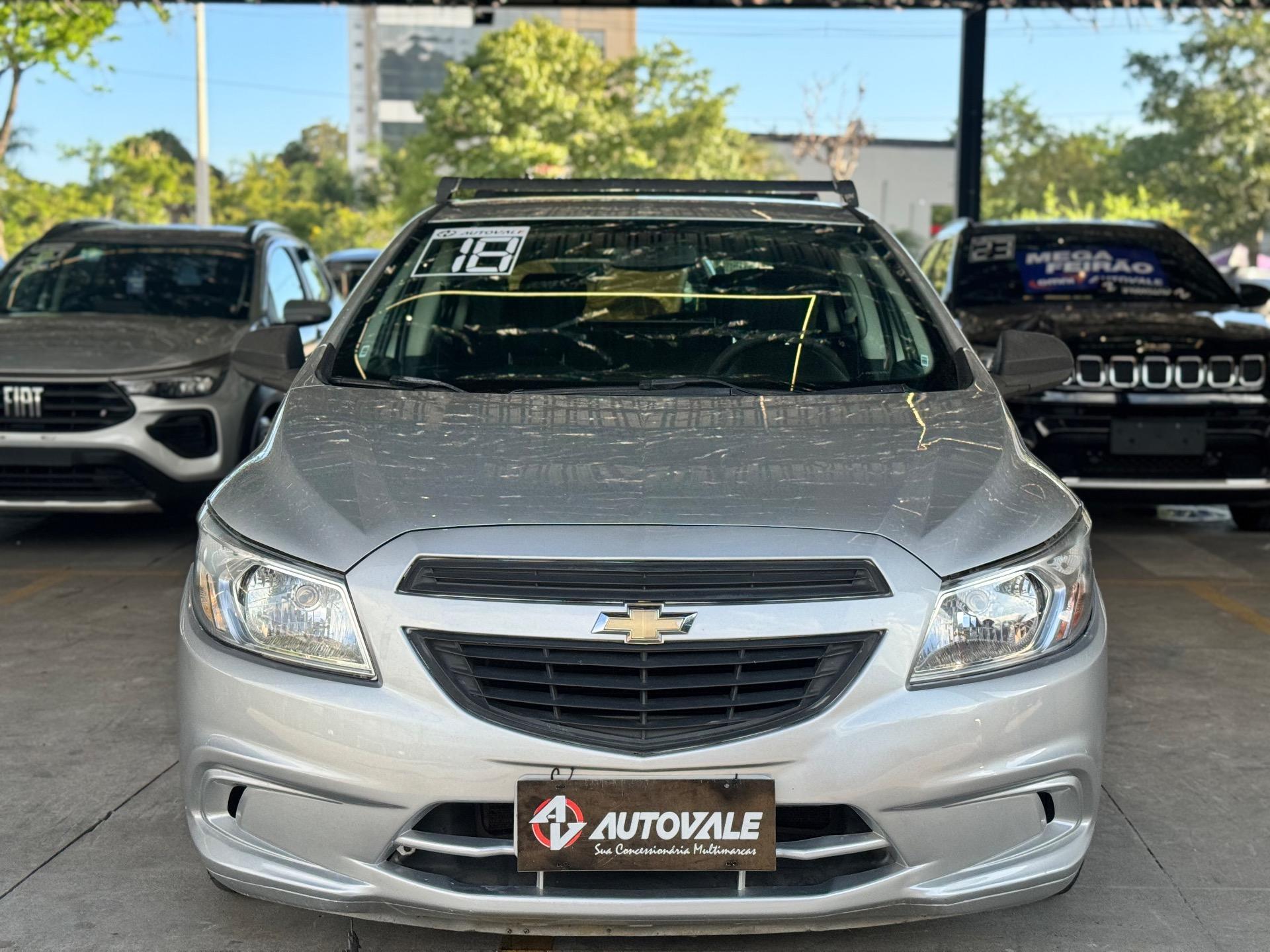 CHEVROLET Onix Hatch - Foto