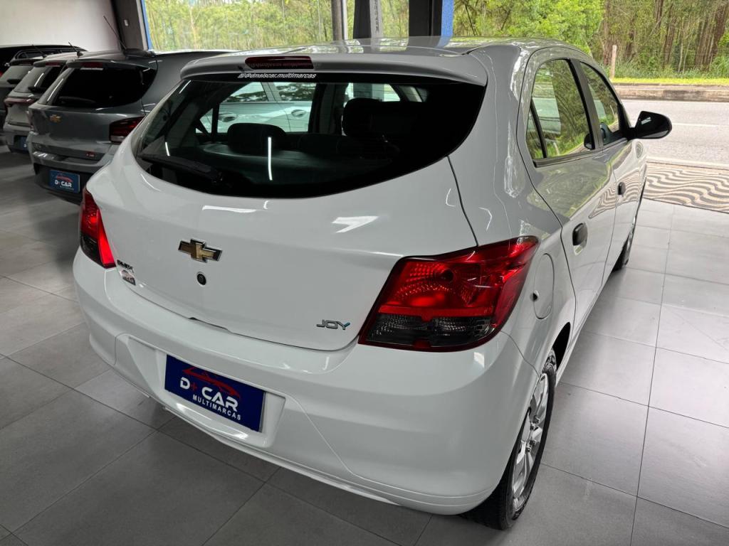 CHEVROLET Onix Hatch - Foto