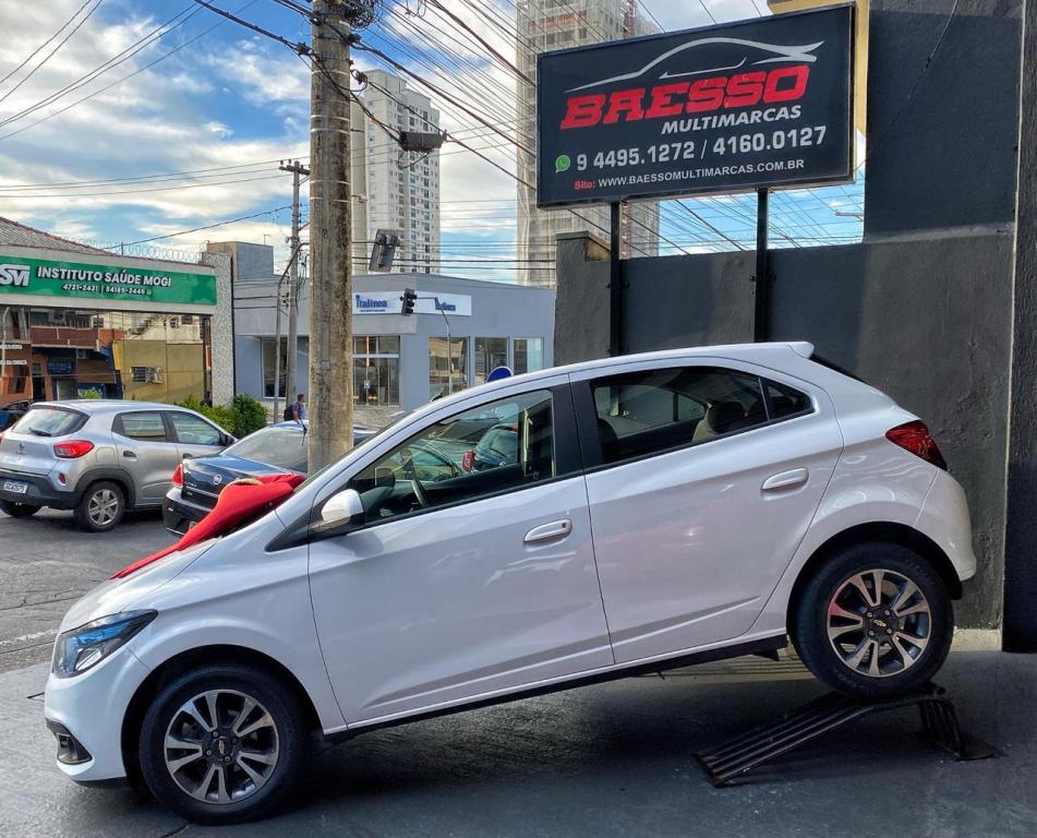 CHEVROLET Onix Hatch - Foto