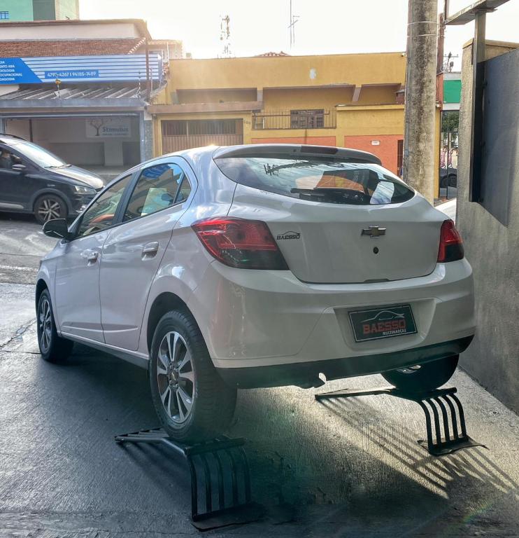 CHEVROLET Onix Hatch - Foto