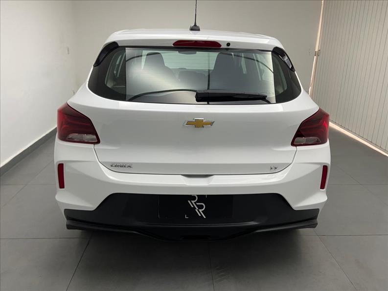 CHEVROLET Onix Hatch - Foto