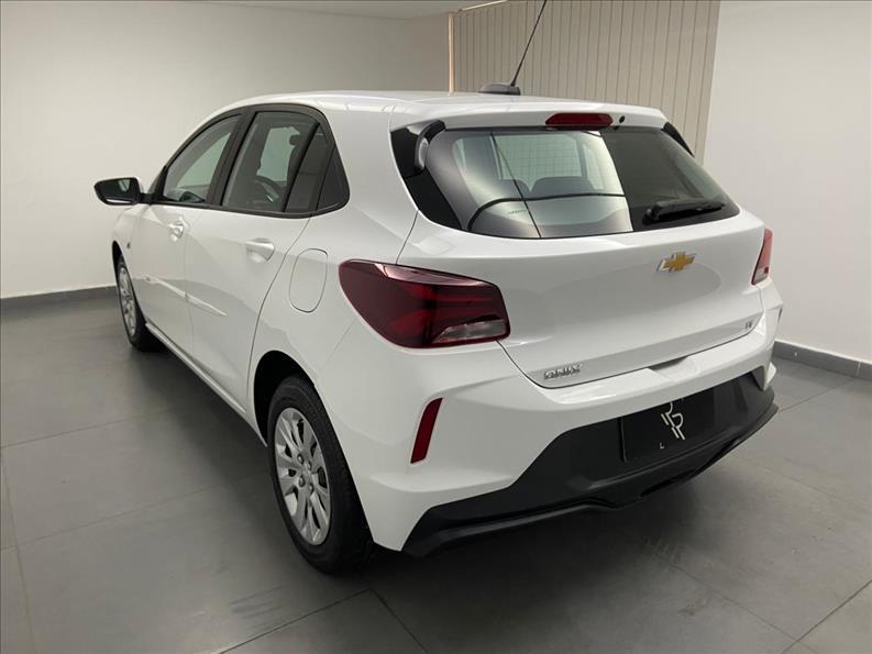 CHEVROLET Onix Hatch - Foto