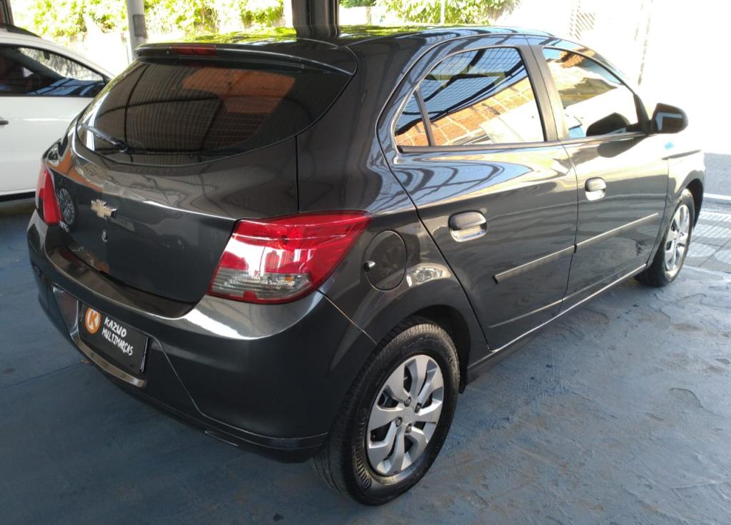 CHEVROLET Onix Hatch - Foto