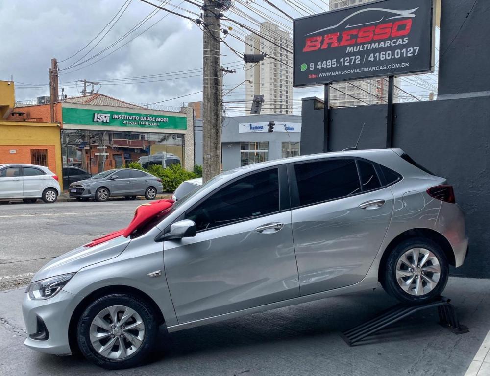 CHEVROLET Onix Hatch - Foto