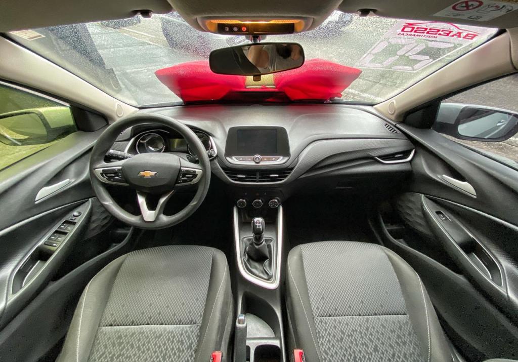 CHEVROLET Onix Hatch - Foto