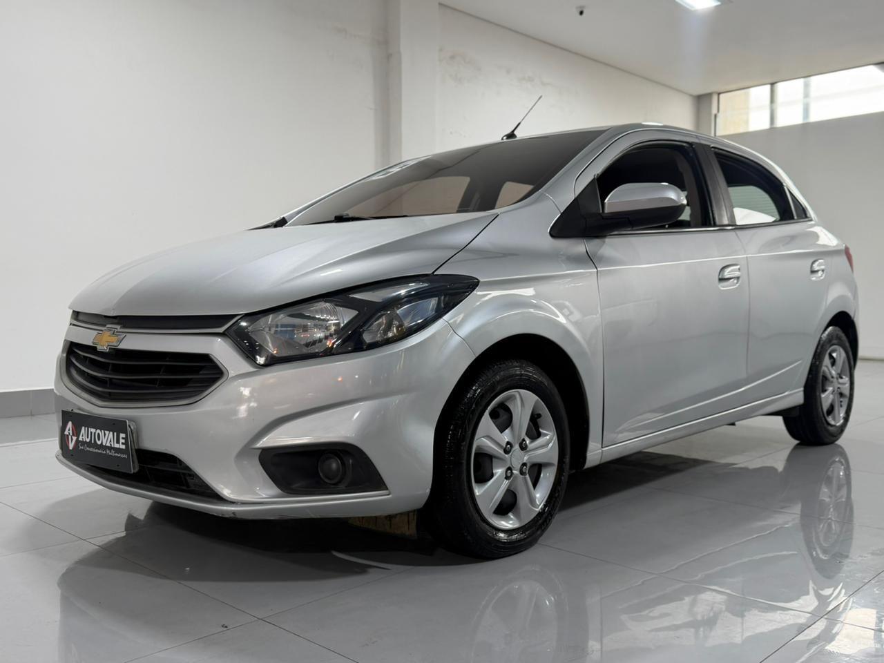 CHEVROLET Onix Hatch - Foto