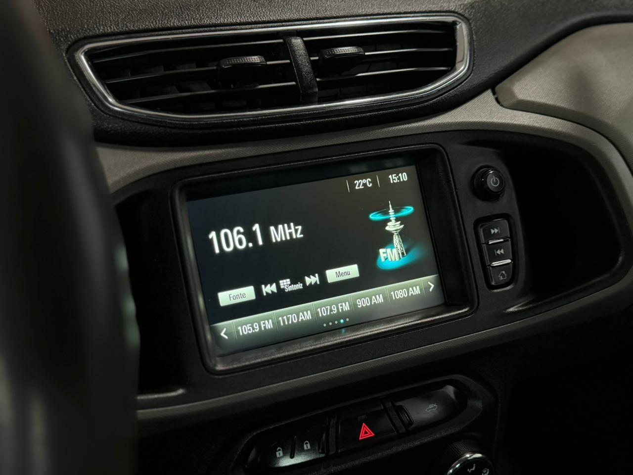 CHEVROLET Onix Hatch - Foto