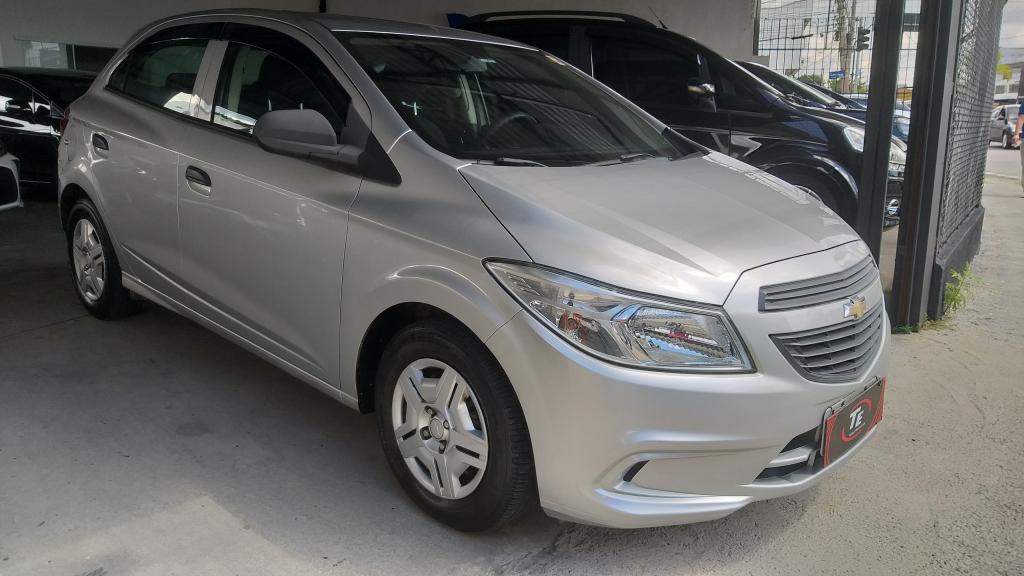 CHEVROLET Onix Hatch - Foto