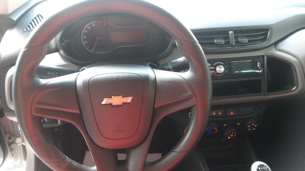 CHEVROLET Onix Hatch - Foto