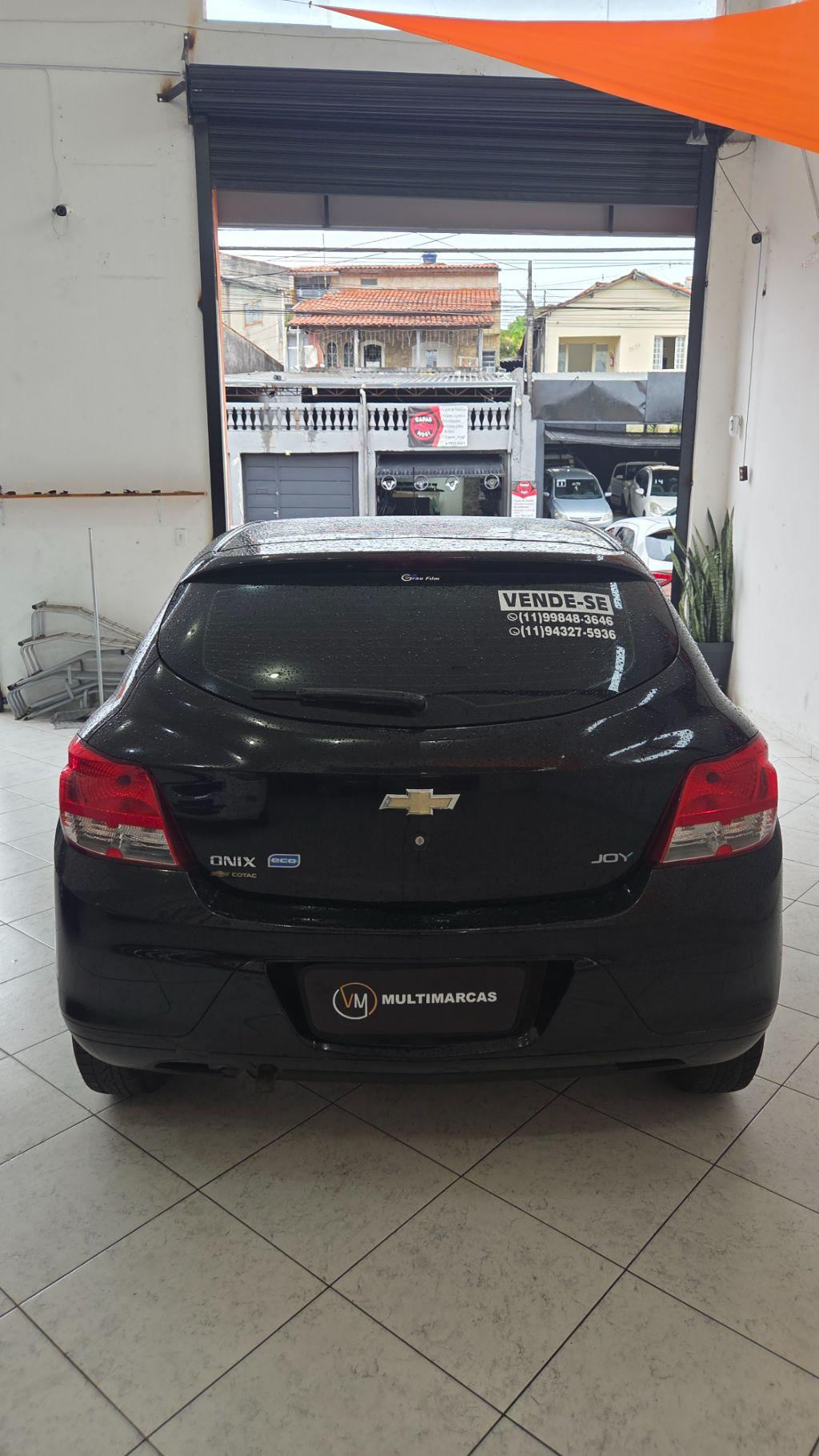 CHEVROLET Onix Hatch - Foto