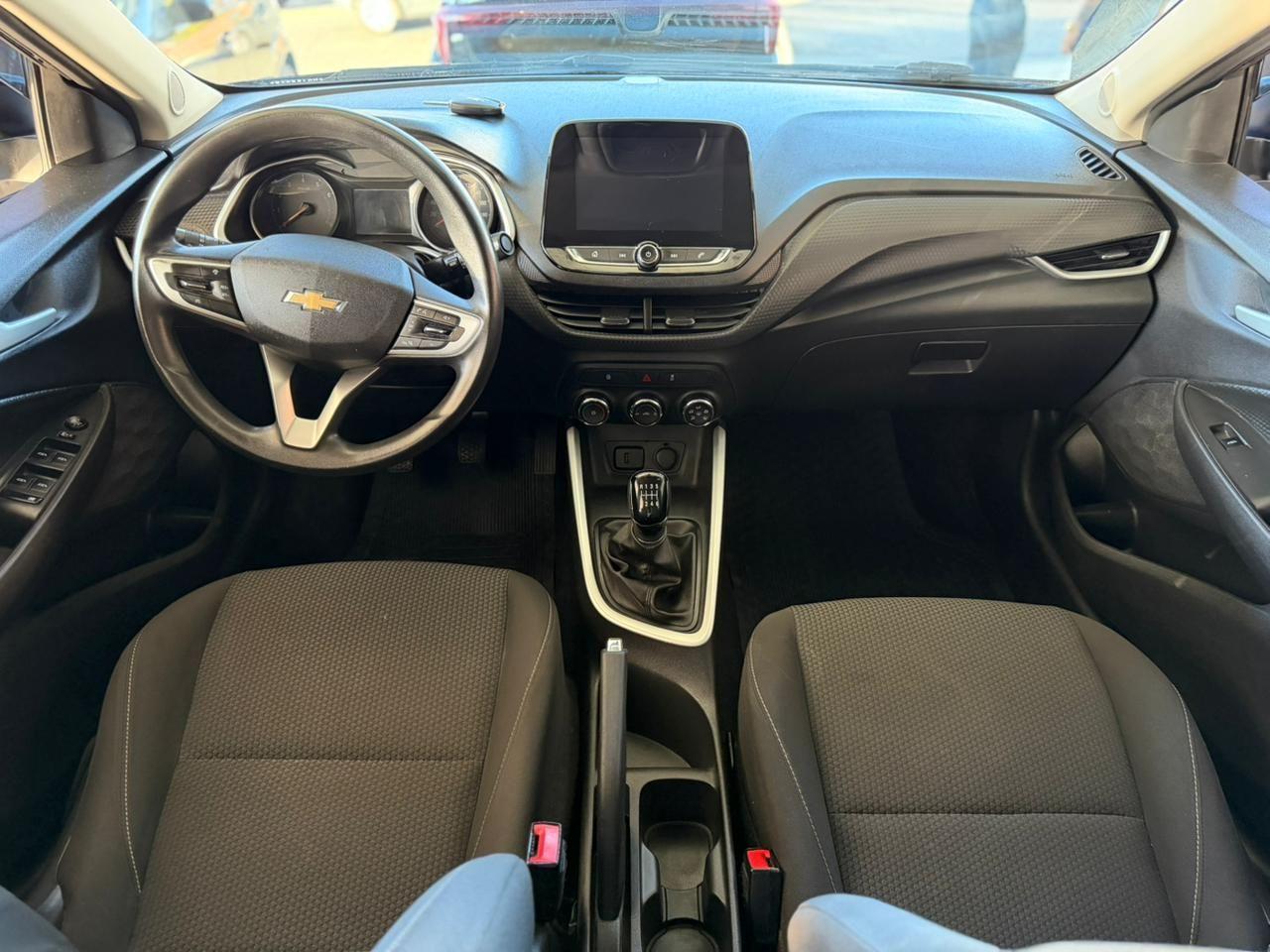 CHEVROLET Onix Hatch - Foto