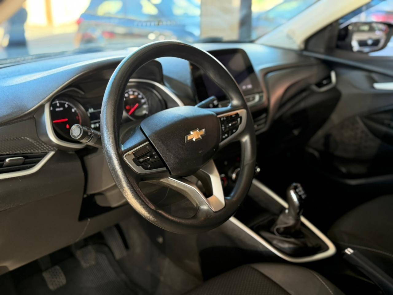 CHEVROLET Onix Hatch - Foto