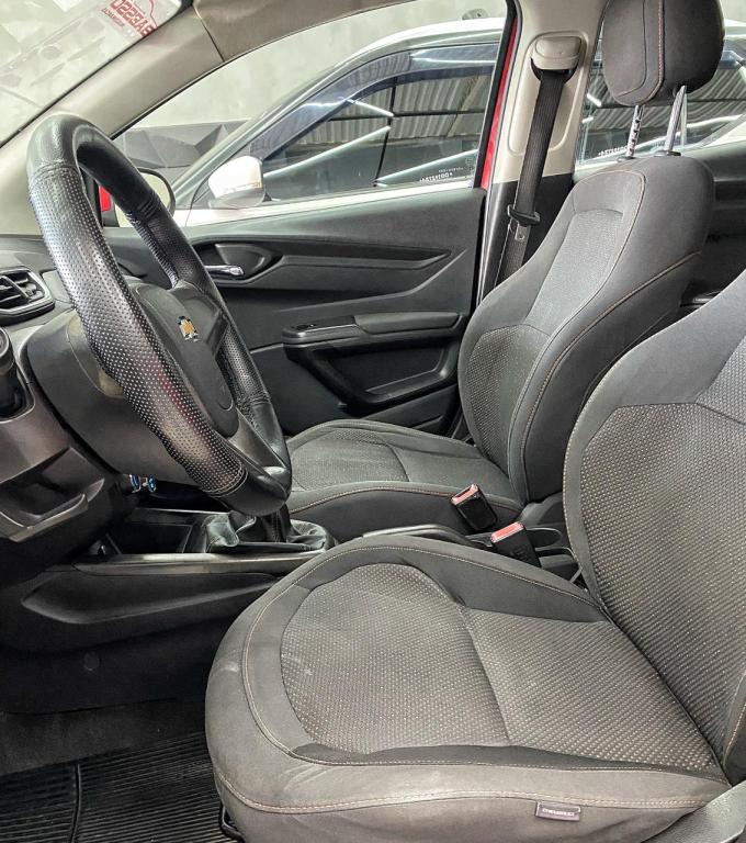 CHEVROLET Onix Hatch - Foto