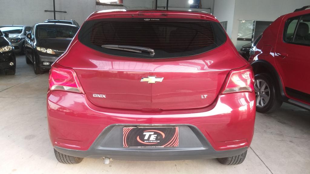 CHEVROLET Onix Hatch - Foto