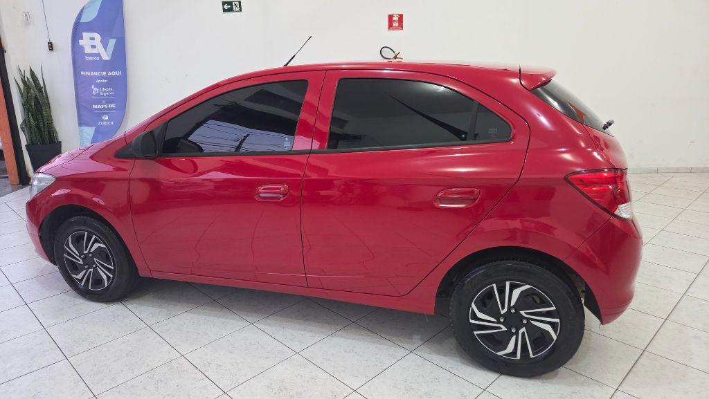 CHEVROLET Onix Hatch - Foto
