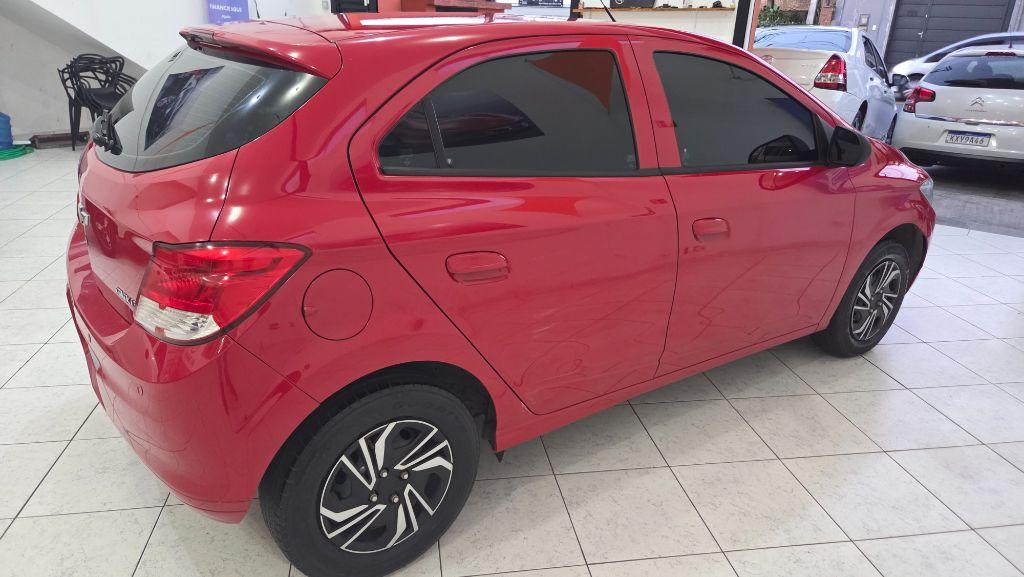 CHEVROLET Onix Hatch - Foto