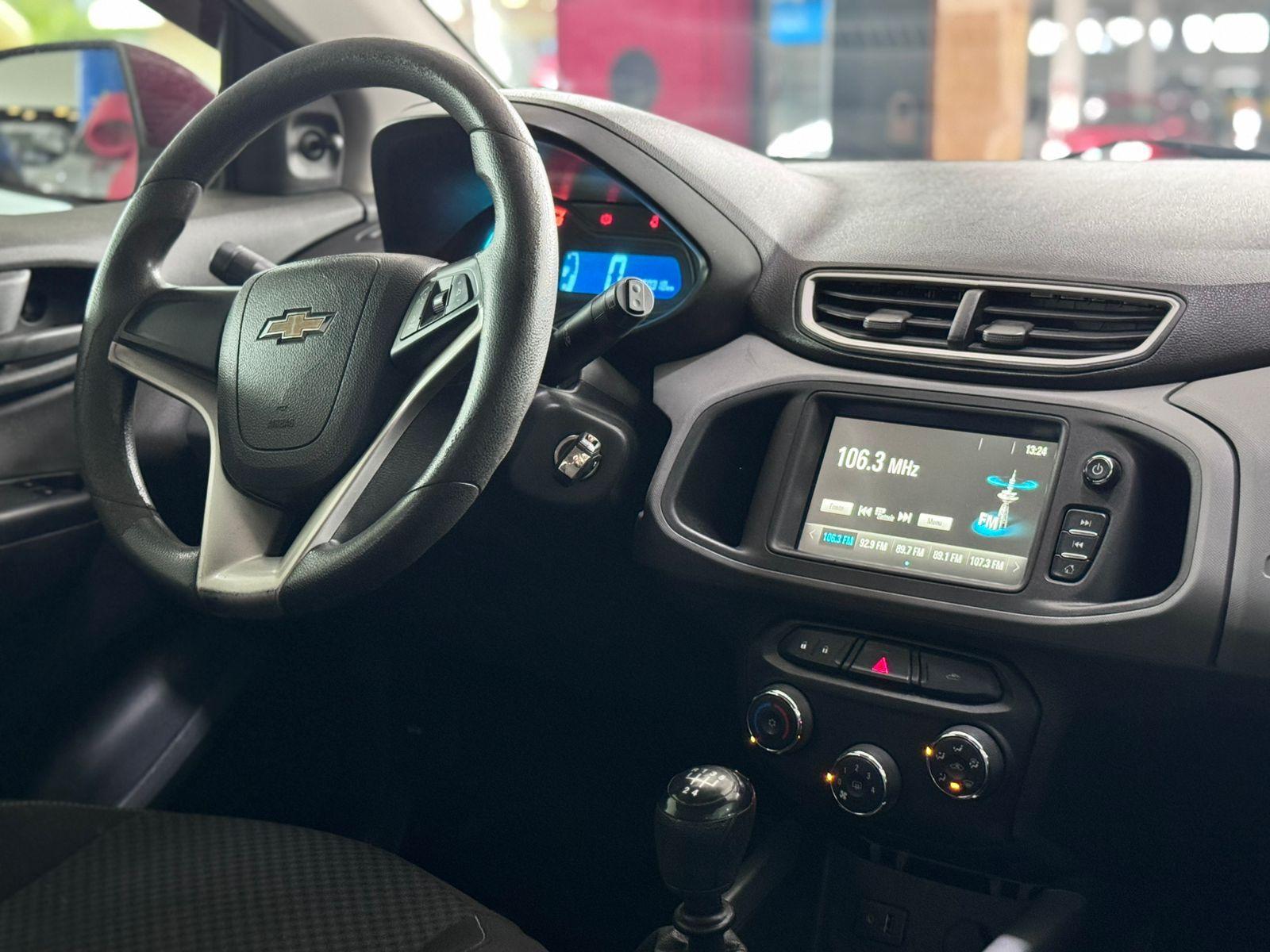 CHEVROLET Onix Hatch - Foto