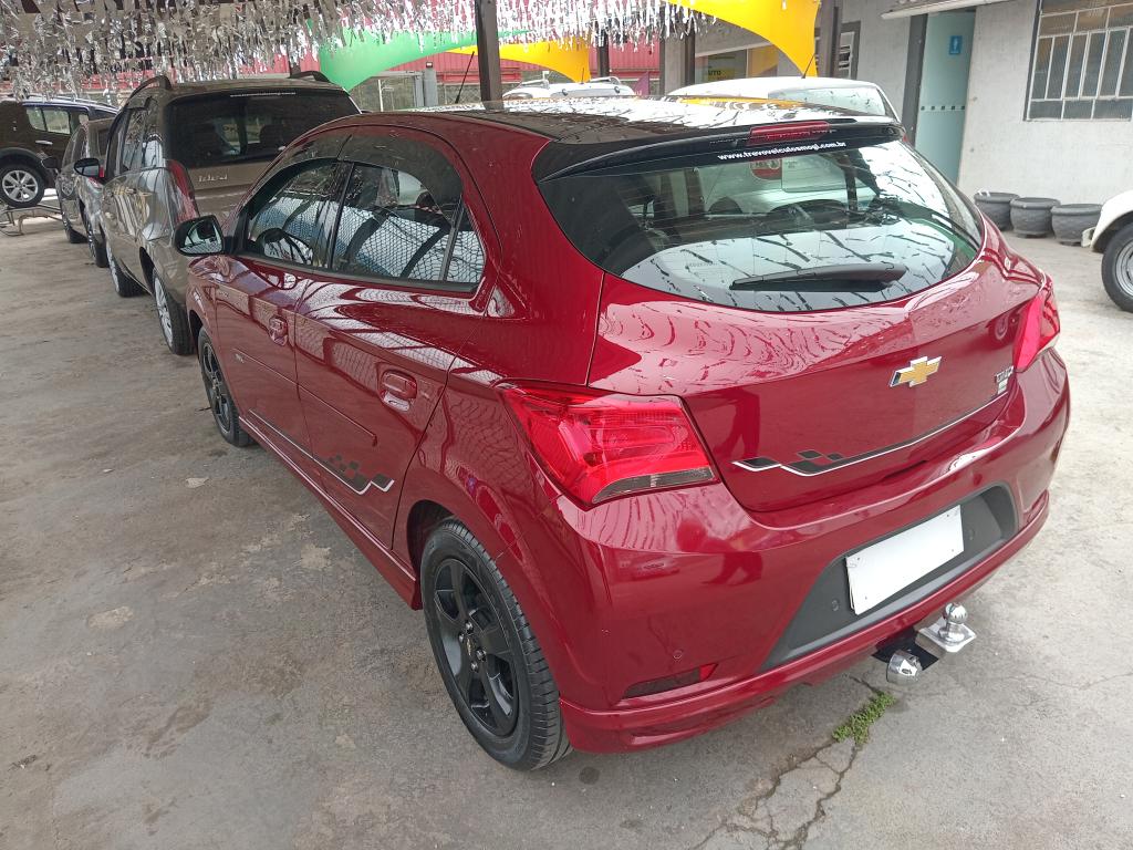 CHEVROLET Onix Hatch - Foto