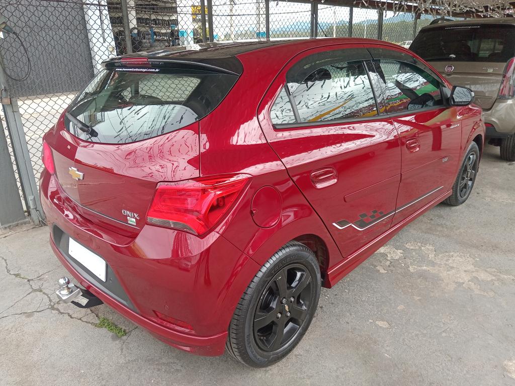 CHEVROLET Onix Hatch - Foto