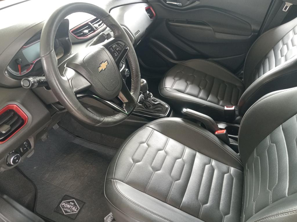 CHEVROLET Onix Hatch - Foto