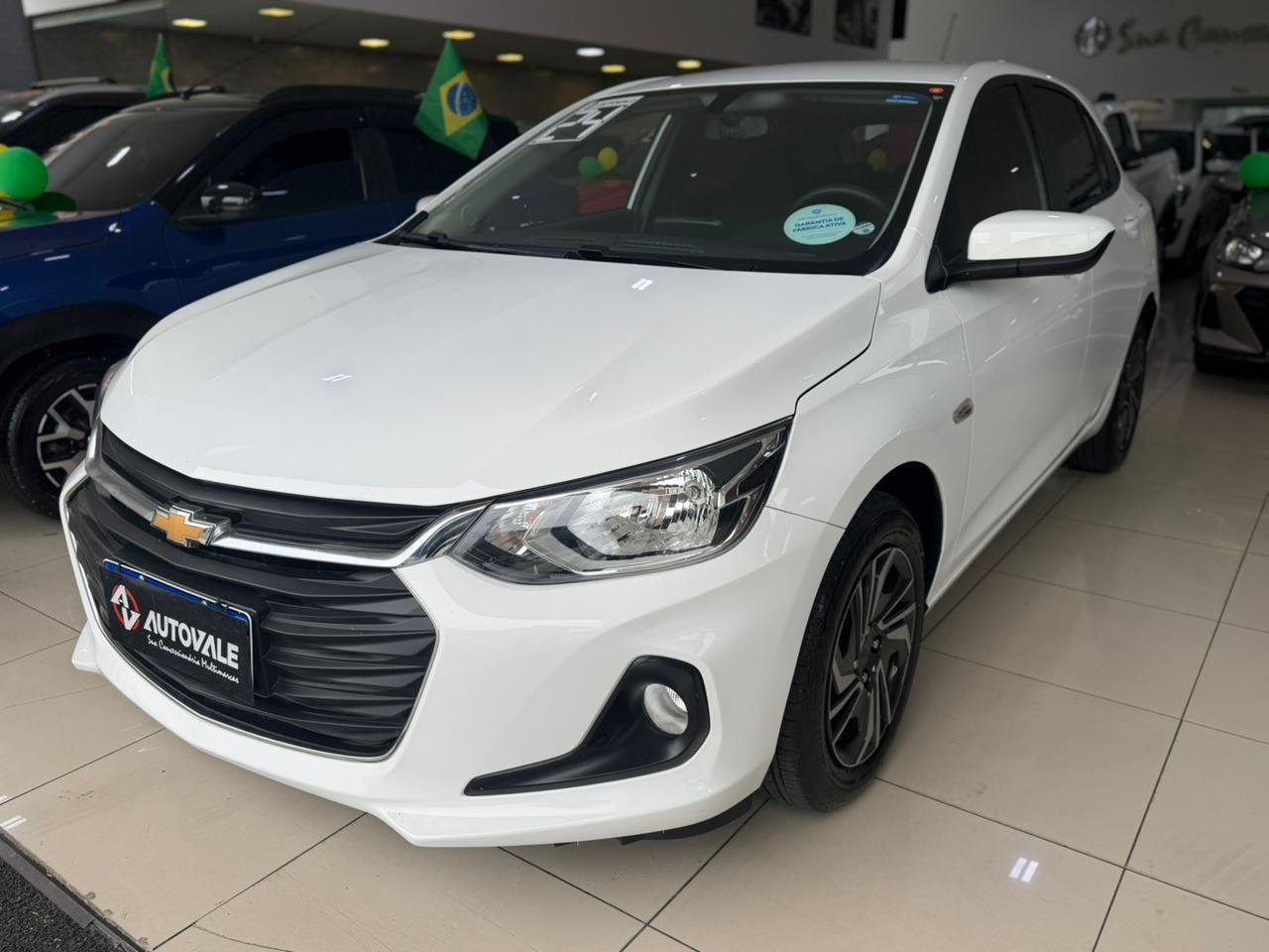 CHEVROLET Onix Hatch - Foto