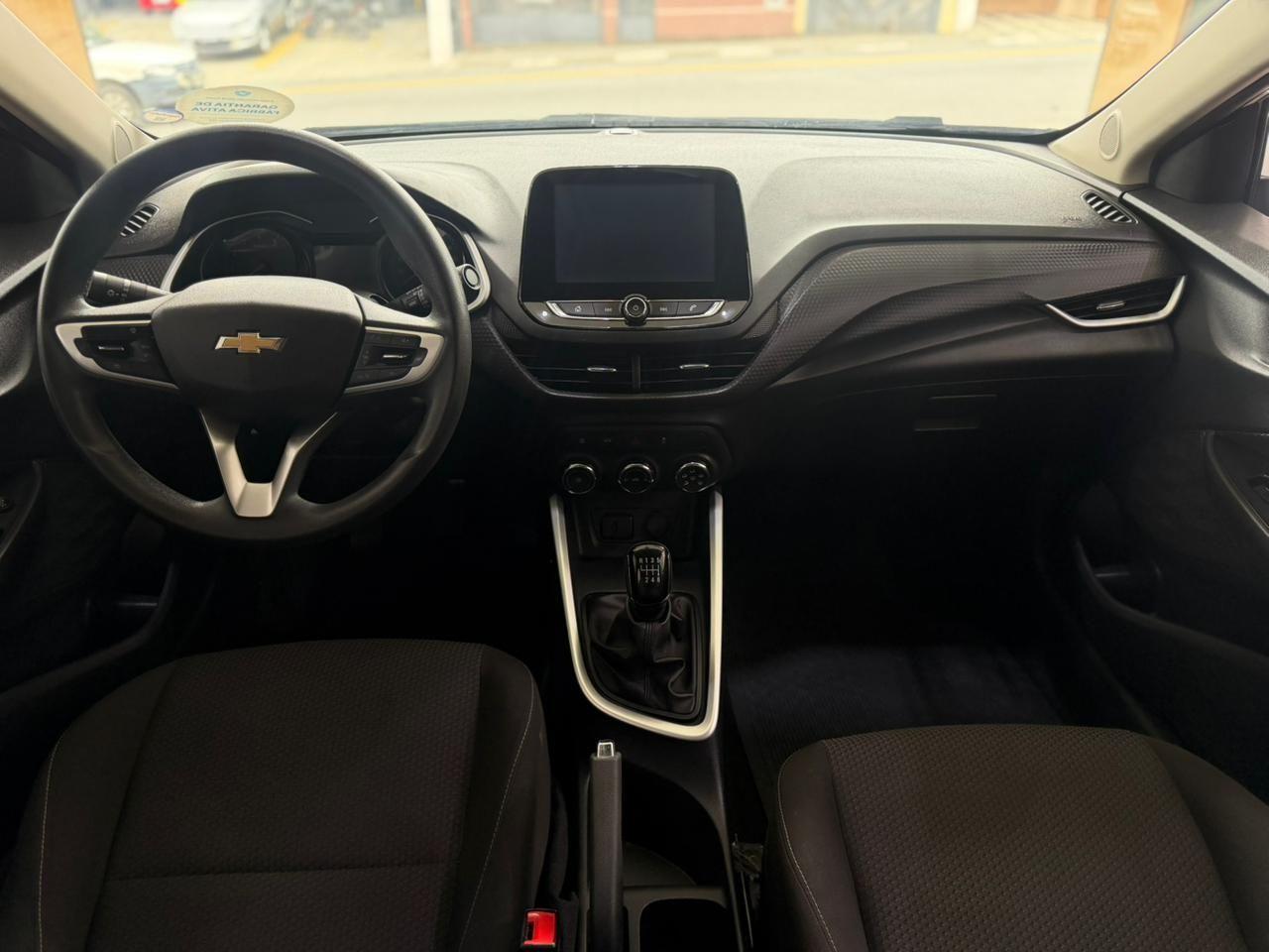 CHEVROLET Onix Hatch - Foto