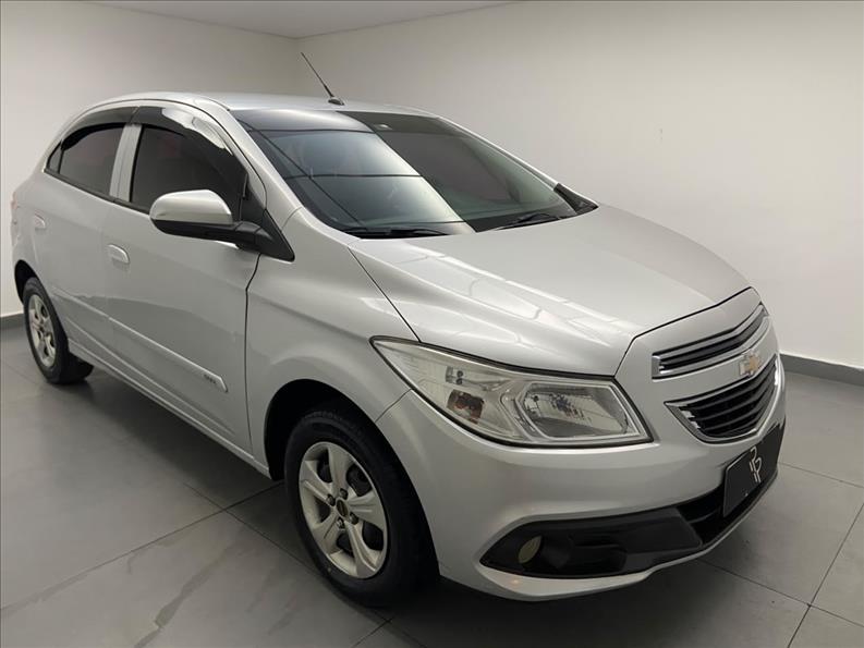 CHEVROLET Onix Hatch