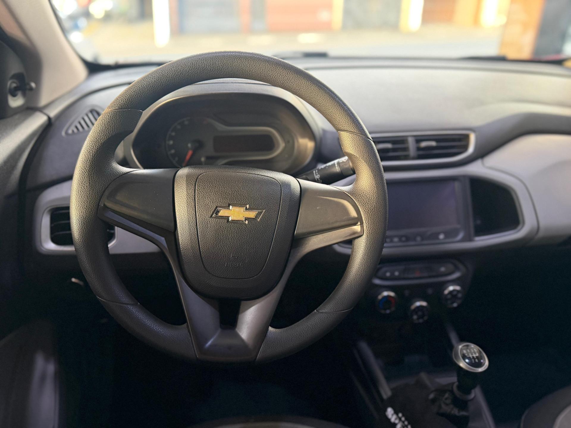 CHEVROLET Onix Hatch - Foto