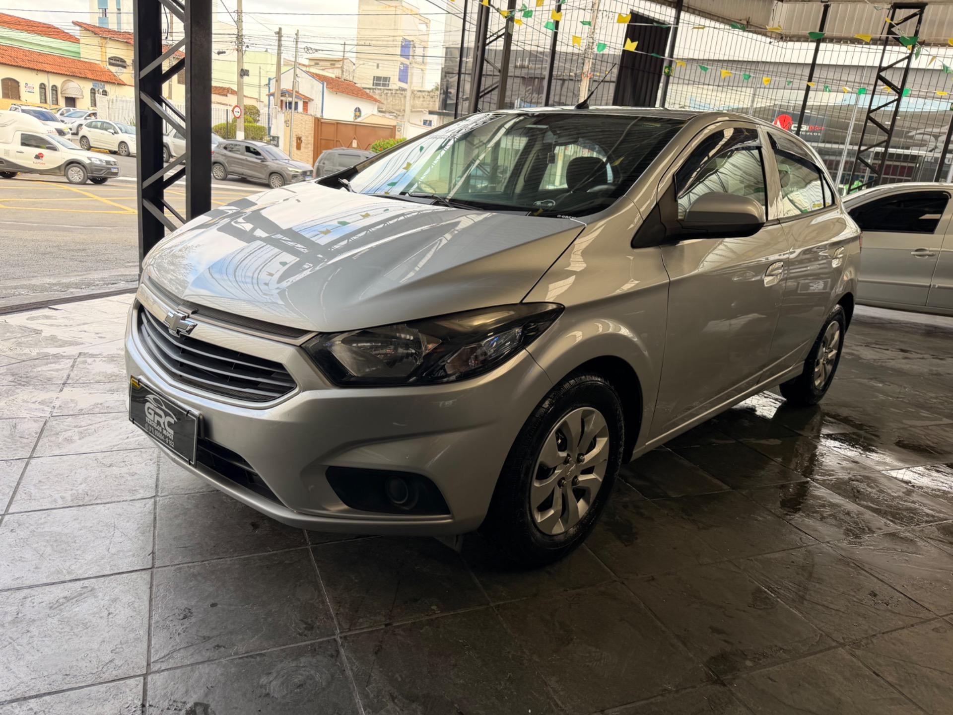 CHEVROLET Onix Hatch - Foto